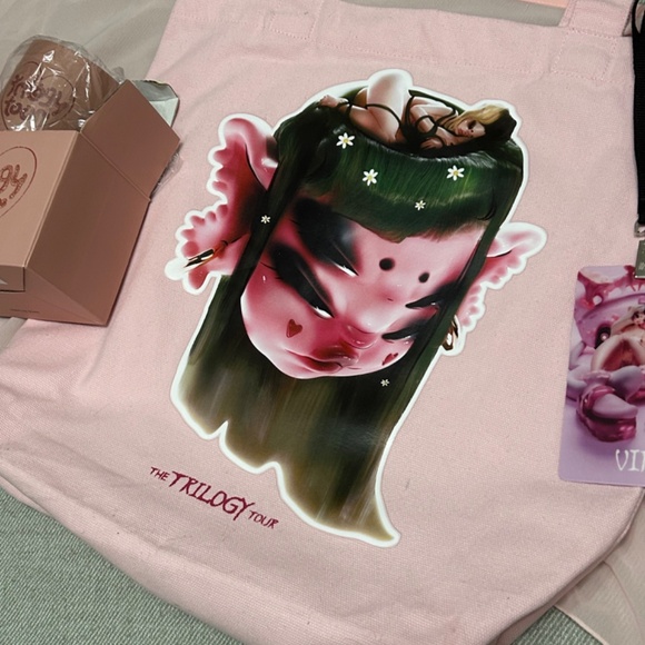Melanie Martinez | VIP Trilogy Tour Package - Picture 2 of 5